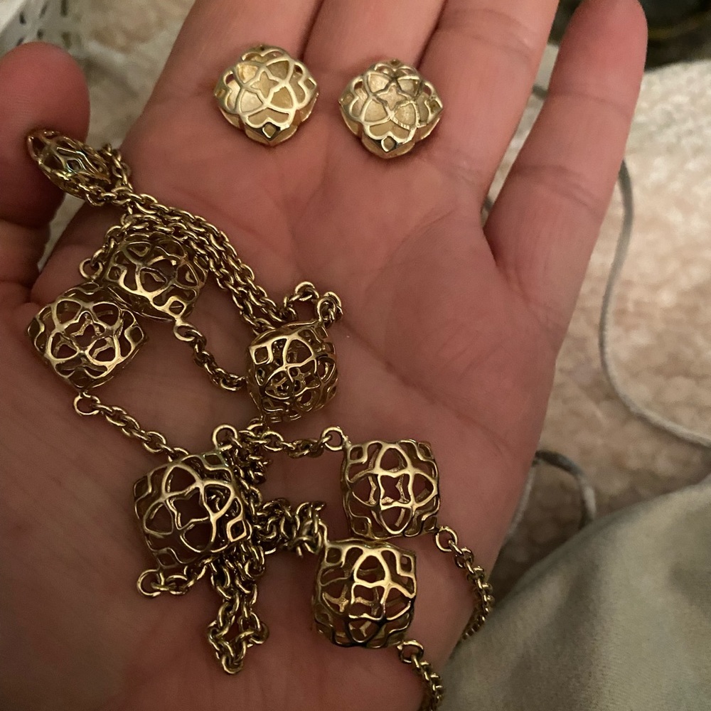 Classic Kendra Scott Earrings. Necklace can be purchase in other listing.